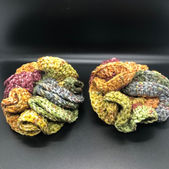 Abigail Cinnamon Cedar Crochet Hair Scrunchie Size Large - Picture 8 of 15